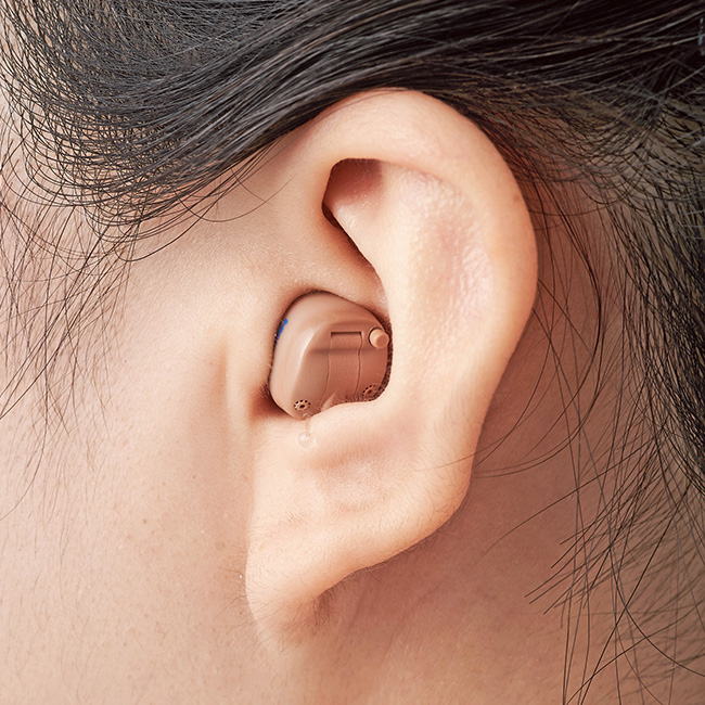 ＜日本直販＞ 電池交換不要 充電式耳かけ型デジタル補聴器 ACTOS RIC